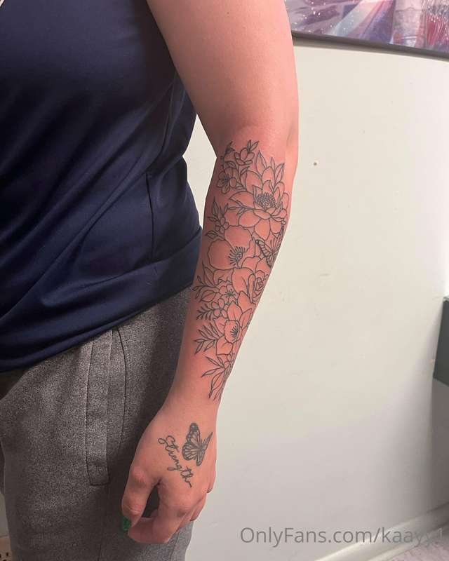 HEY YALL! I just spent the last couple hours getting tatted,.. 2