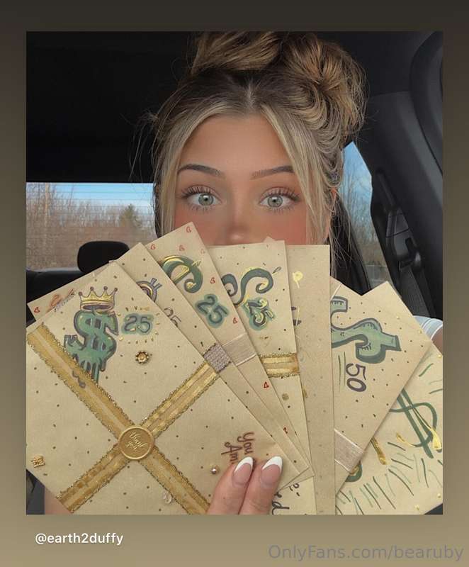 HAVE YOUR REBILLS ON!Because it’s time for my ✨APRIL GIVEAWA..