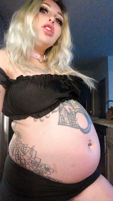 dark bimbo belly stuffing photoset - before/after!!! Can you.. 13