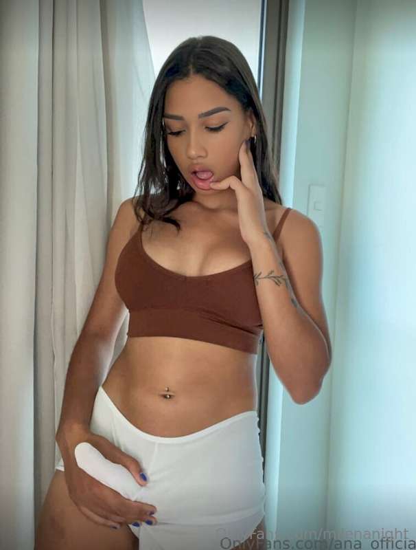 FREE SUBSCRIPTION 🫦The hottest girl with big tits @ana_offic..