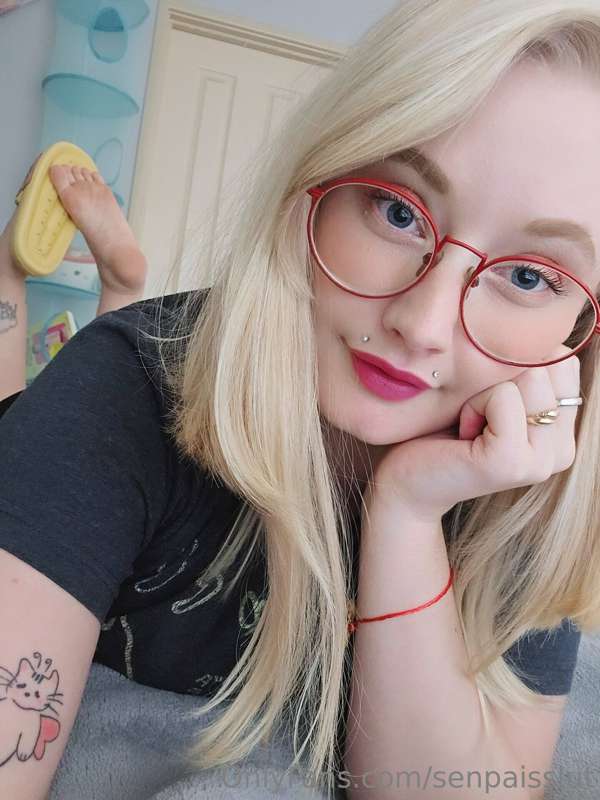 Swipe to watch me slowly slip them off 🙈➡️ 3