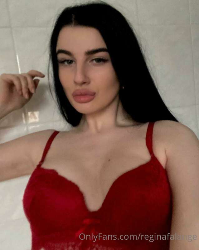 Follow skinny brunette baby @mistybangins she's waiting for ..