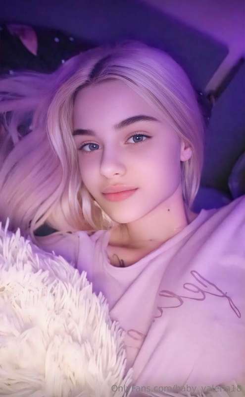 🔥 STOP SCROLLING🔥
Your sweet girl with dirty thoughts! 
@sta.. 1