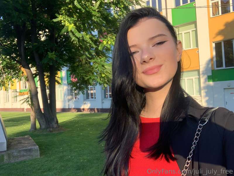 I love it so much when the sun shines on me🌞My mood immediat.. 2
