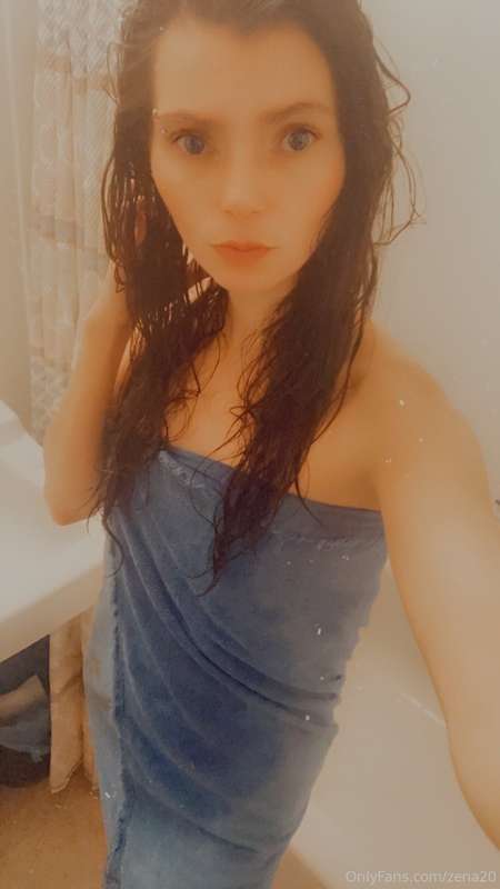 Fresh out the shower💦😍🔥 got some content as well if you wann.. 1