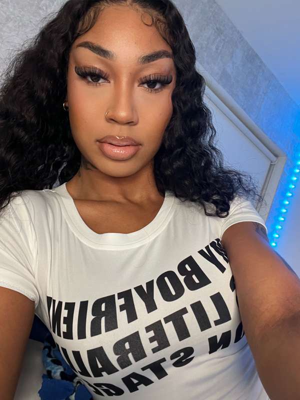 How about a virtual date tonight? 😉🔥🥵