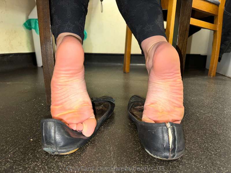 Pov. You dropped a pen and took a sneaky pics of my feet at .. 8