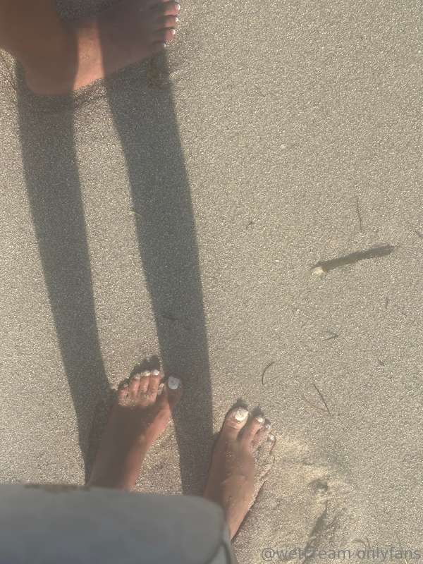 been out of town sorry 🌴💦💦 🦶🏽🦶🏽 5
