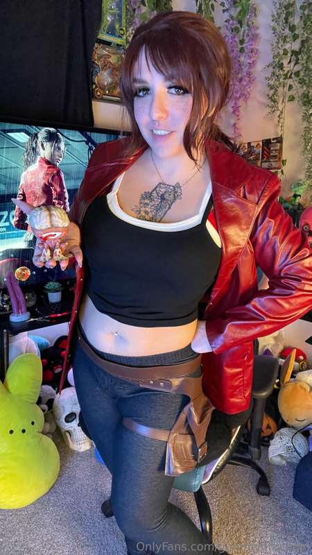 Claire Redfield cosplay! ❤️ which Resident Evil game is your.. 10