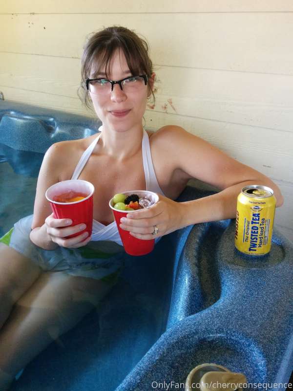 LAST throwback for this month....does a hot tub still count?..