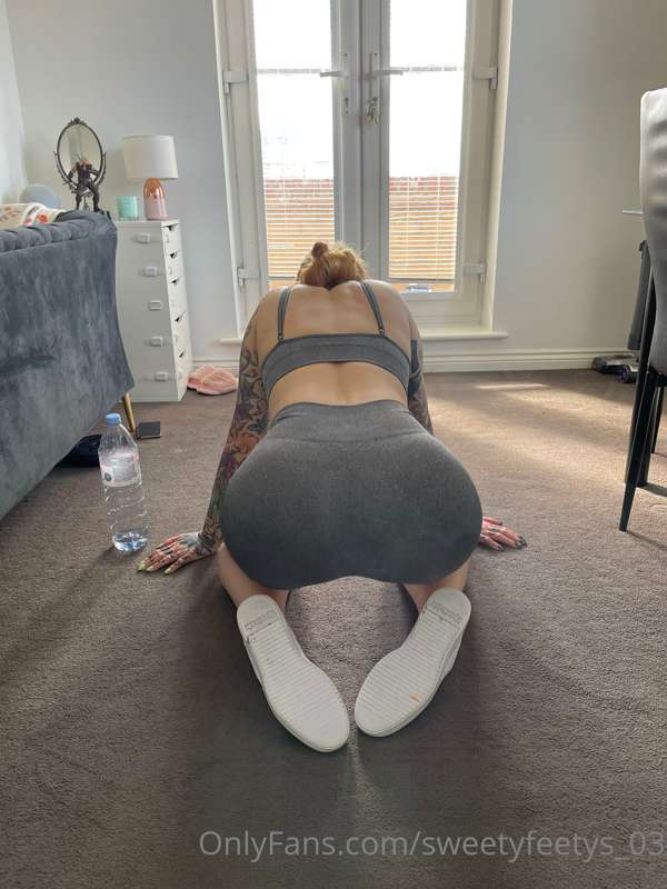 Working on that ass so I can crush your face with it 😏🔥 13