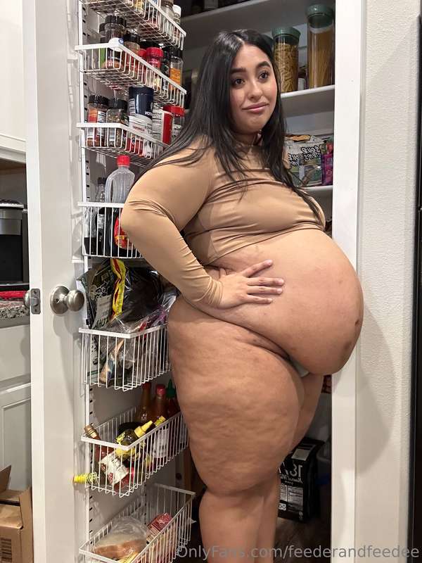 Throw back to when I tried to squeeze my fat gut into my pan.. 4