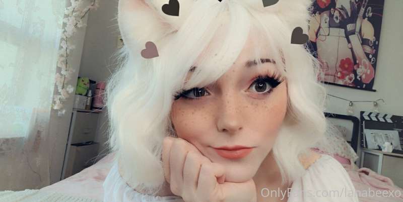 good morning babes 💕 i woke up really sick... luckily it's n..