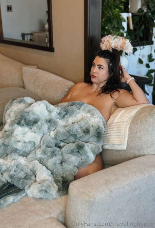 Cozy and warm. Want to cuddle ? 4