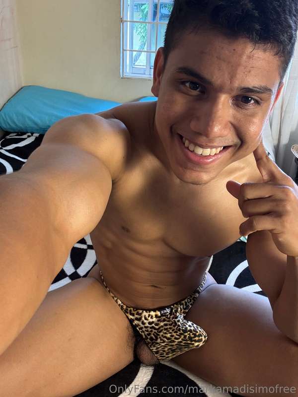 Te gusta mi sonrisa?www.onlyfans.com/markamadisimoVideos per..