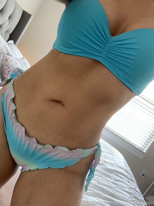 Packing for vacay I think should come with me ?☀️ 4