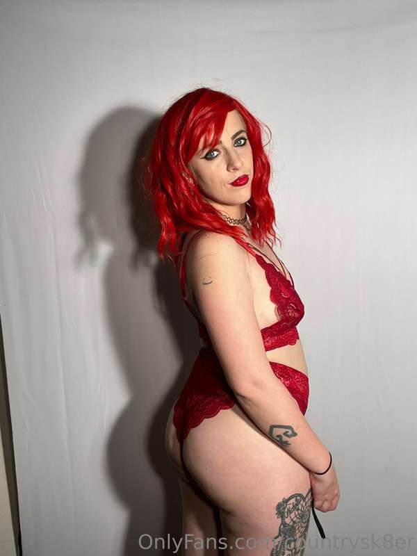 Does the carpet match the drapes thoooo (; 😍🥵 12