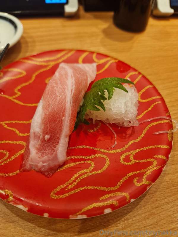 Sushiro tunaaaa its so good and so tasty! I like it sooo muc.. 2