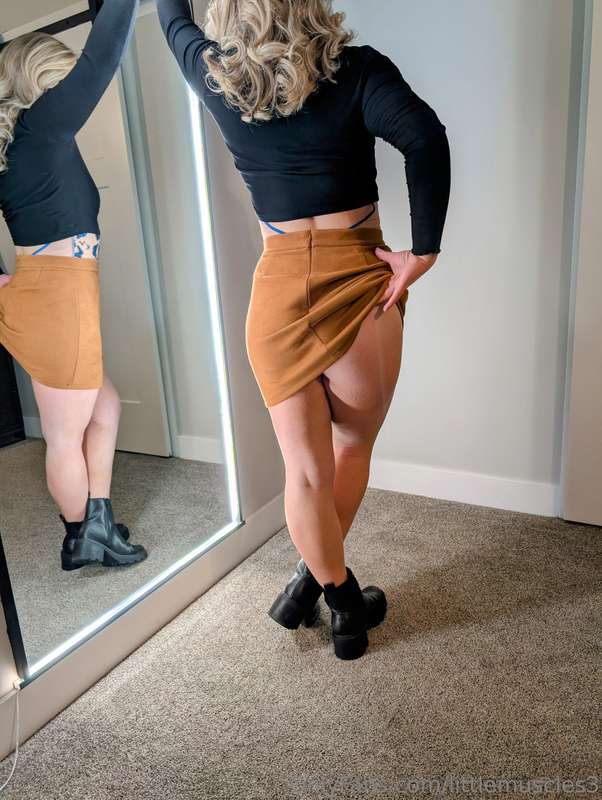Hubby picked out a super sexy outfit for for tonight, just s.. 9