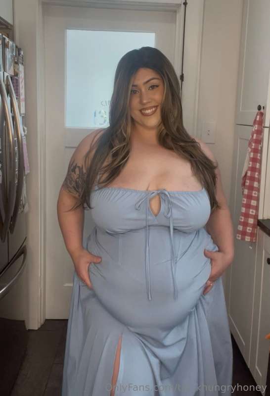 I should def wear dresses more often 🥵🥵🥵