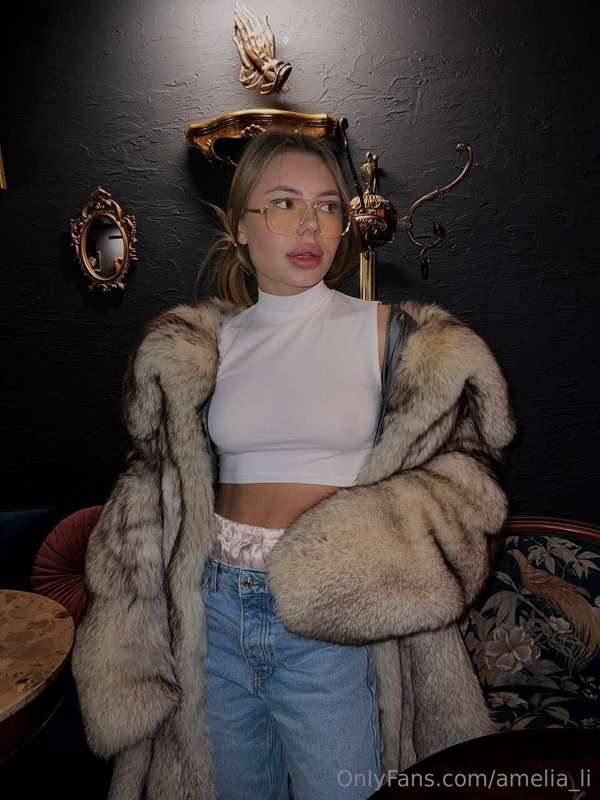 rate my outfit from 1 to 10 💞