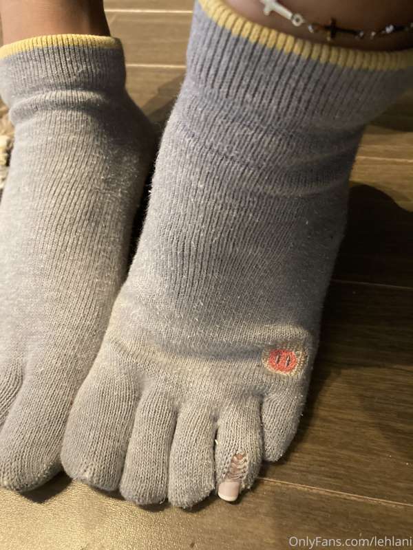 This little piggy came out the sock 😂 gosh. Wore these today.. 2