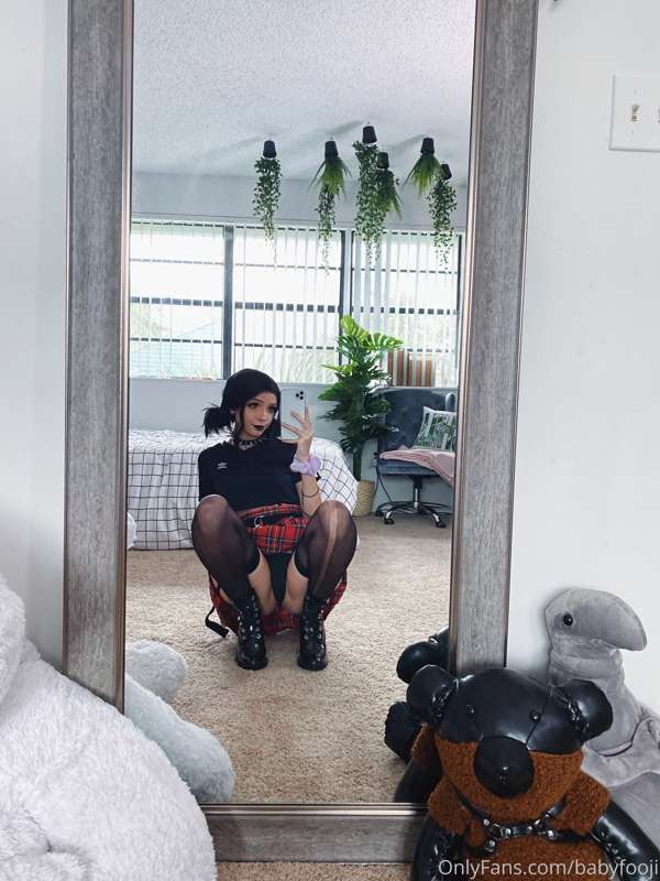 Goth girl set pt. 2 🖤⛓🕷🧸 I’m hoping to have the vid uploaded.. 15