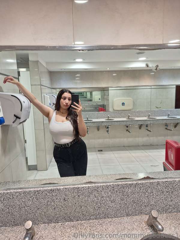 Escape to the mall's bathroom with me 😈