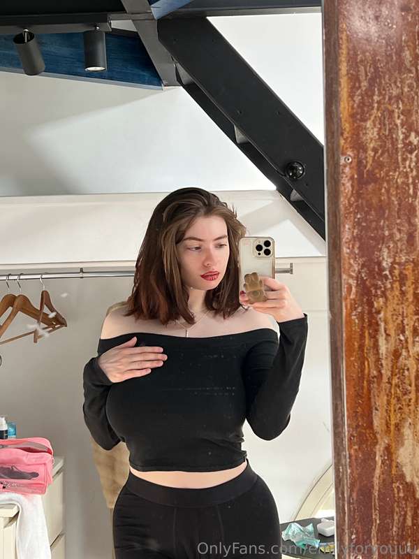 Here's your morning delight, send me a dm if you wanna see m..