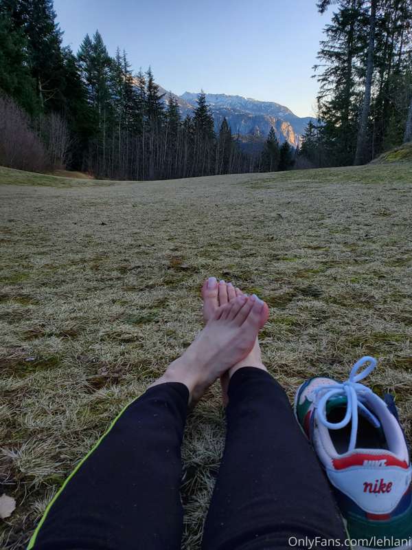 I love hiking btw 😇 3
