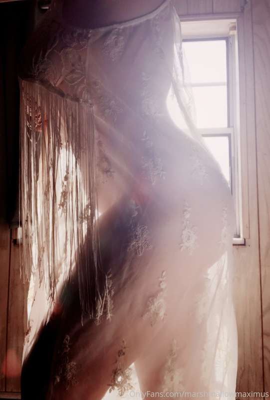 Playing with the light coming from my window <3