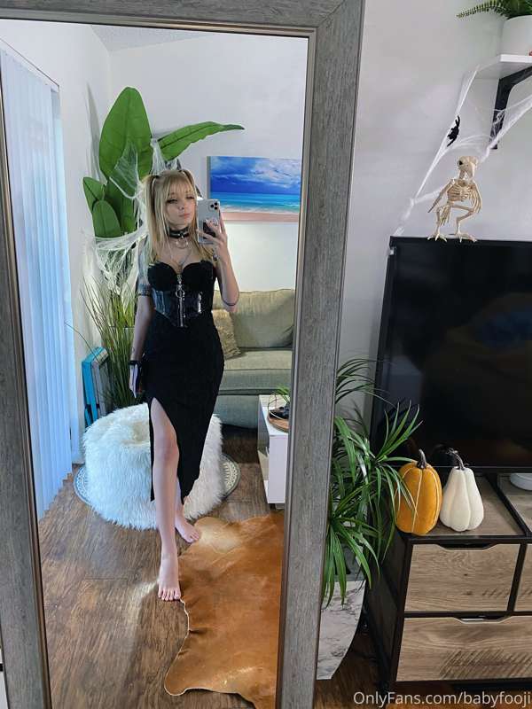 More Misa noodies 🖤🖤🍎 24