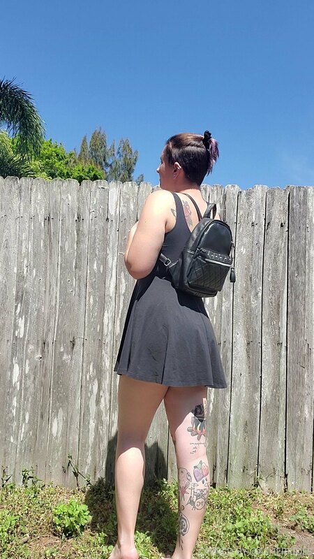 Send me a tip and I'll show you whether I'm wearing panties .. 4