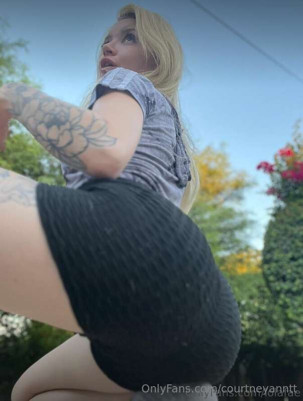 @lolafae, the petite pixie who'll make your wildest dreams c.. 2