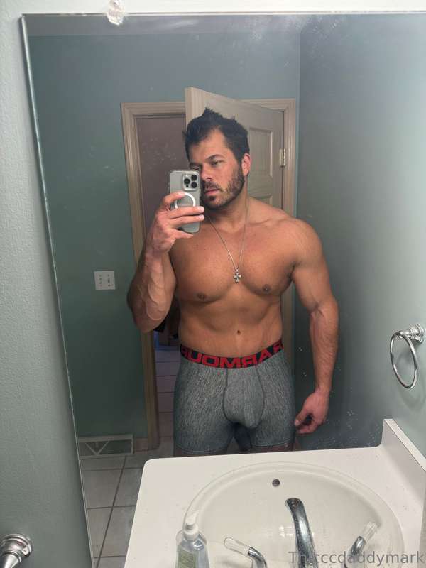 Cum get daddy hard 😘😘