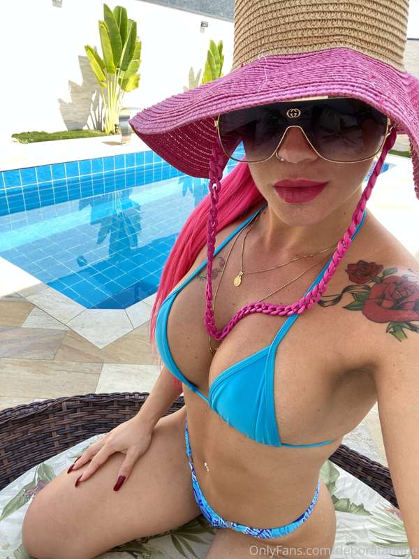 Sensualizing in the Pool