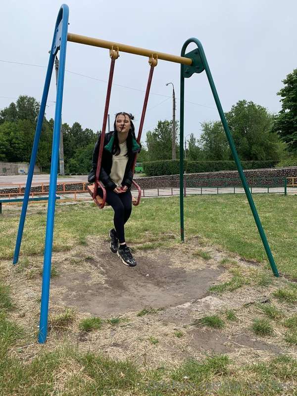 When I ride on a swing, I immediately remember my childhood💕..