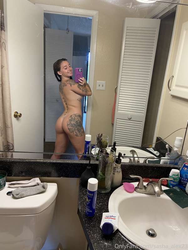 Mirror pics 😍 8