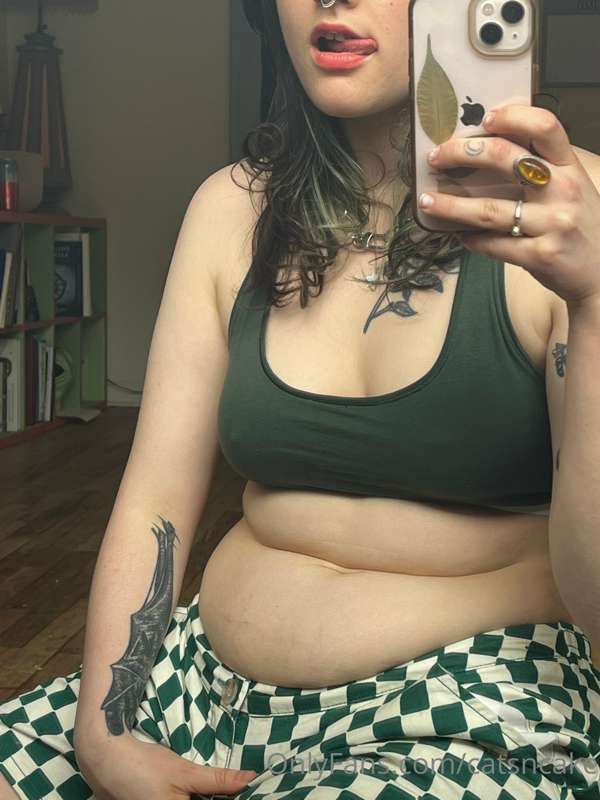 why HELLO stretch marks :0 2