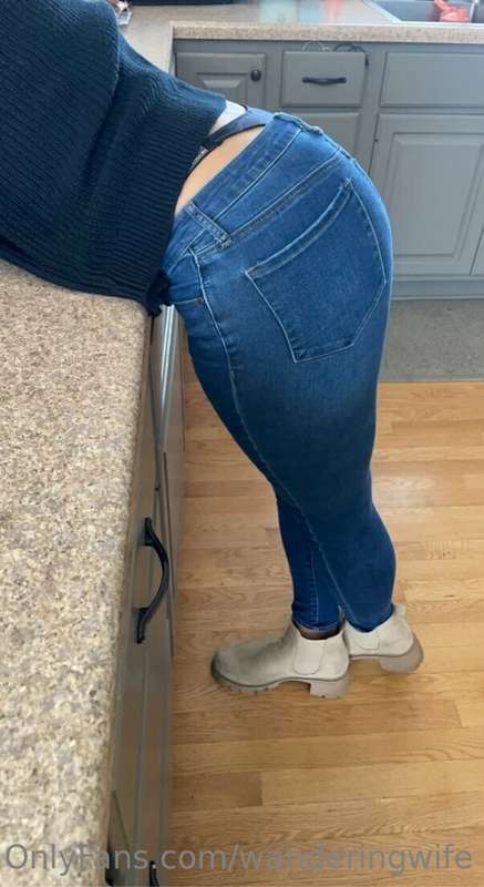 We don’t live by the ocean but hubby got a whale tail sighti..