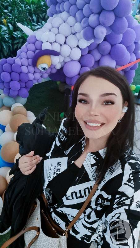 Today's dinosaur day! 🦕  I was shopping today and such a gia..