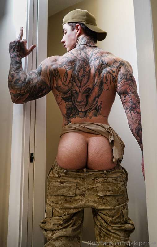 POV: You got CAUGHT spying on my big ass 👀🍑…My EXPLICIT cont..