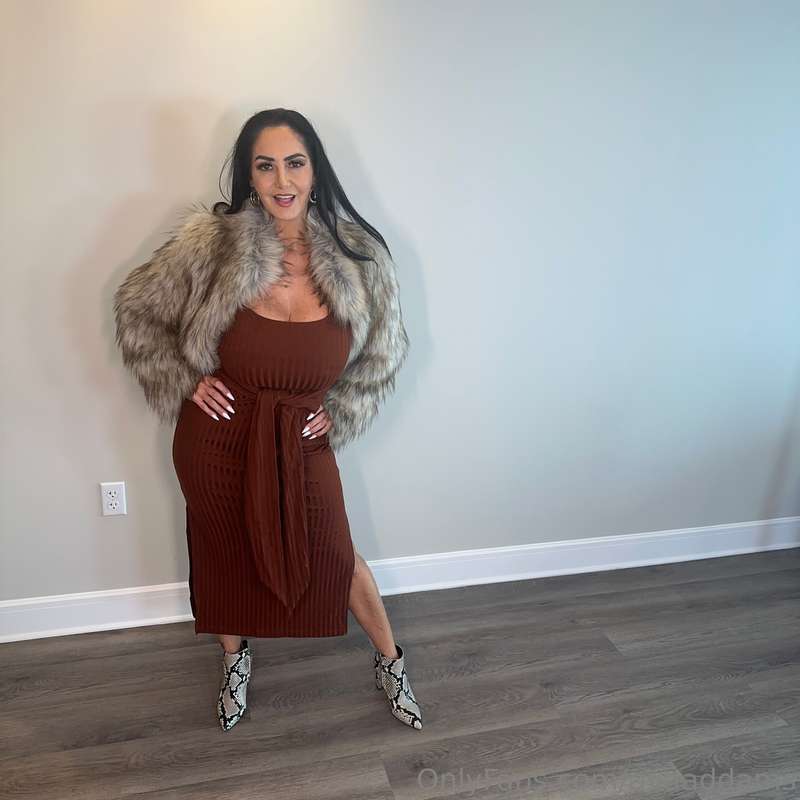 Which dress should I wear for date night? 😘 2