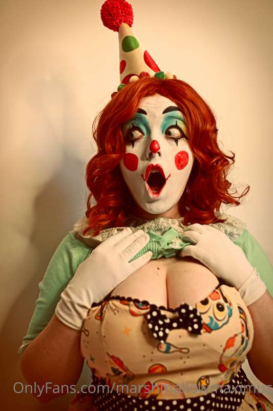 Retro Clown set (Part 1)
Ohhhh how fun it is to clown around.. 6