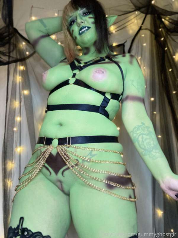 Waiting for a sexy bard to come sweep me off my feet with a .. 11