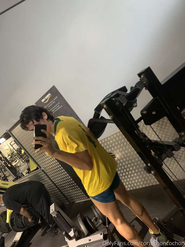Wanna workout with me? 🙄 1
