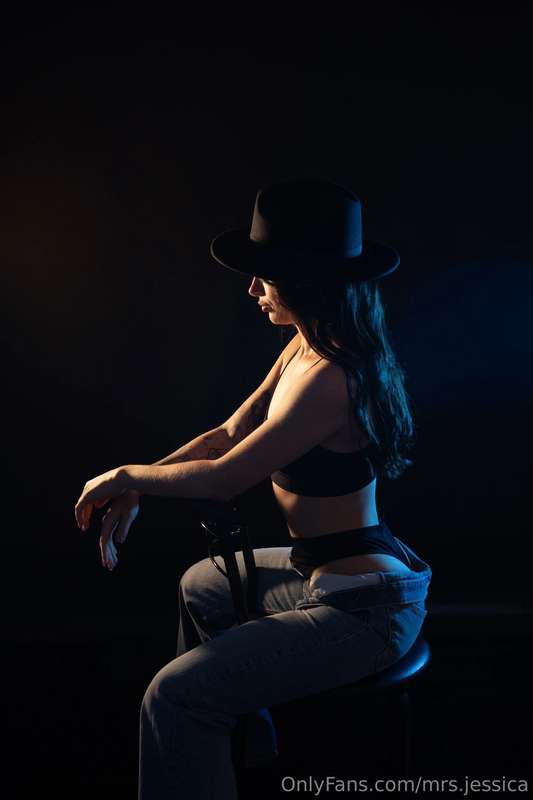 Grace, mystery and a dash of sass.... The hat hides the look..