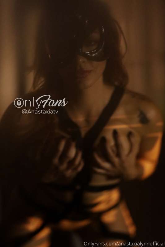 Ven y enciéndeme 🔥 Come here and turn me on