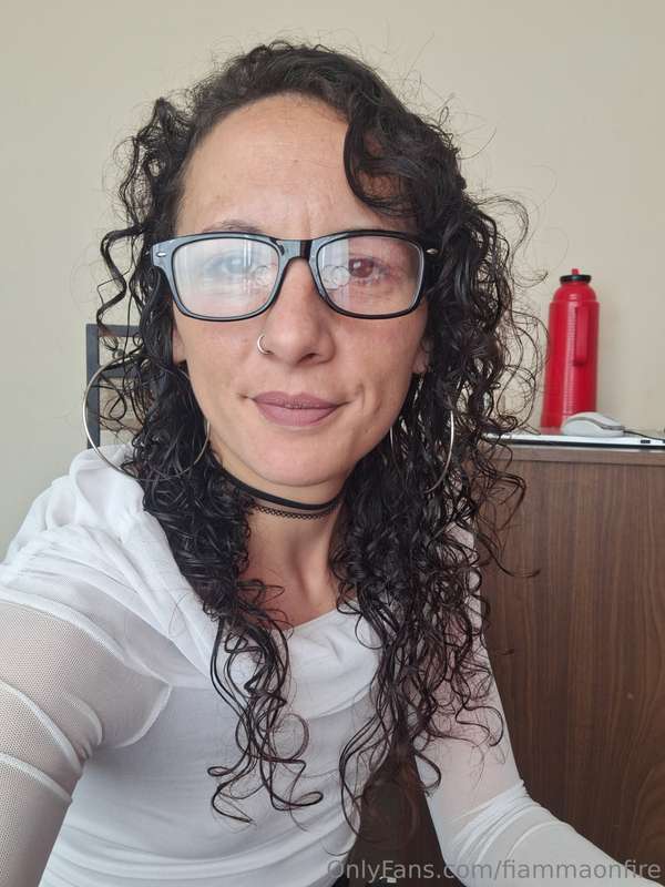 Hi guys!!! Im available 😈💜