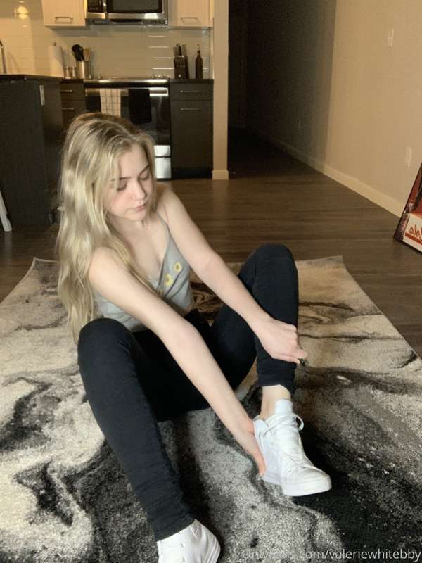 Removing my socks and shoes 💖 32